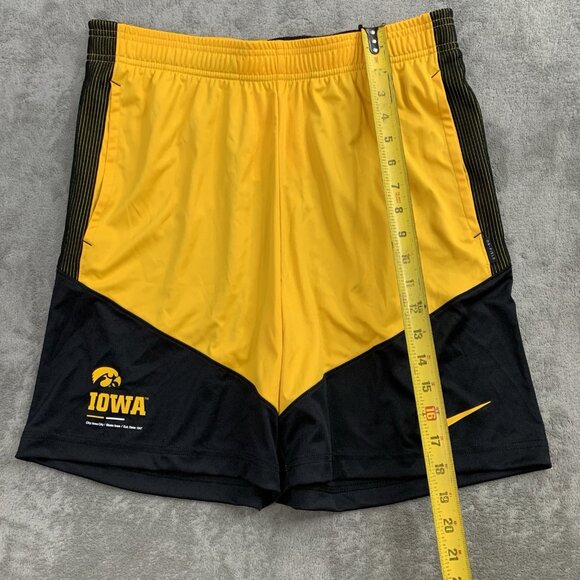 Nike Shorts Mens Medium On Field Iowa Hawkeyes Football Black Workout Gym DN5715 - Picture 2 of 11